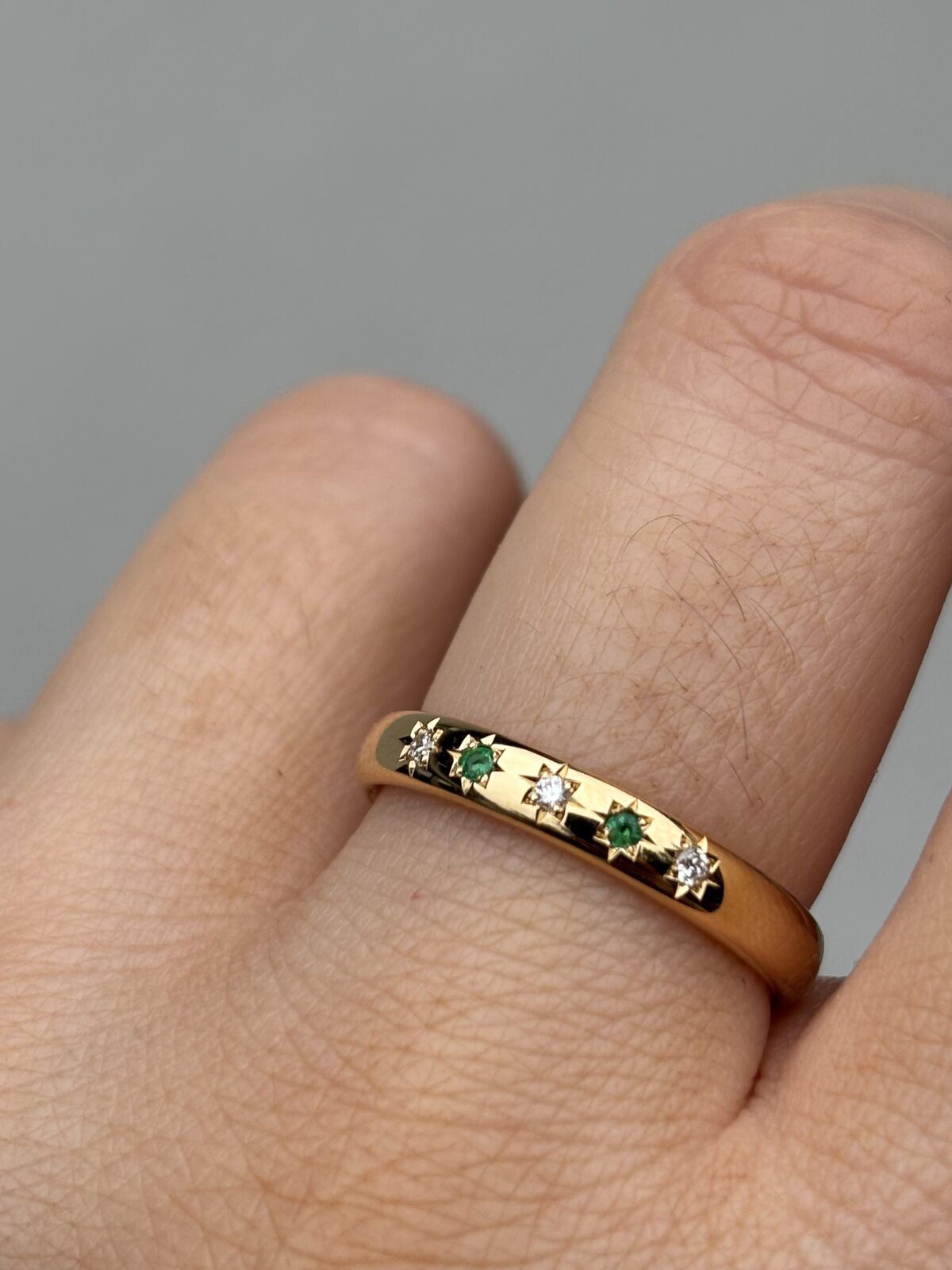 18ct Yellow Gold Emerald and Diamond Star-set Band