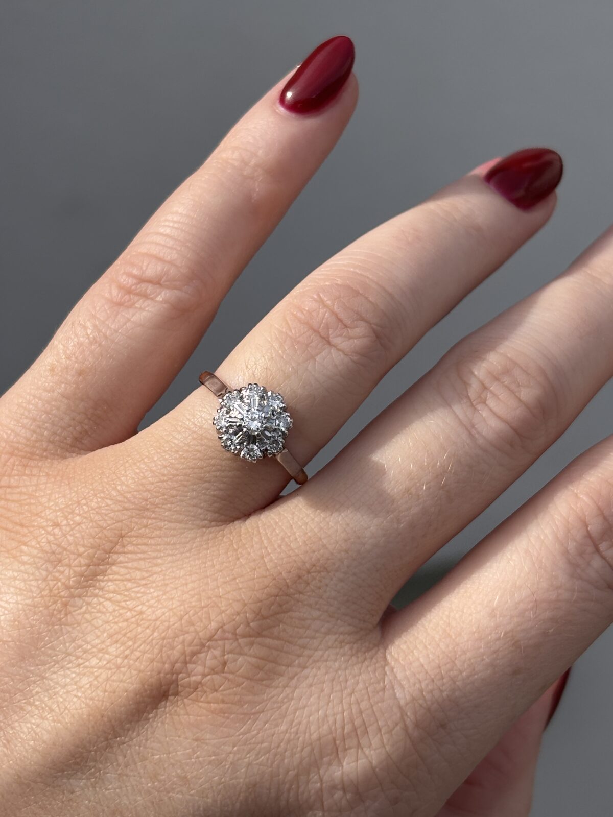 18ct Yellow and White Gold Antique Diamond Daisy Ring view 3