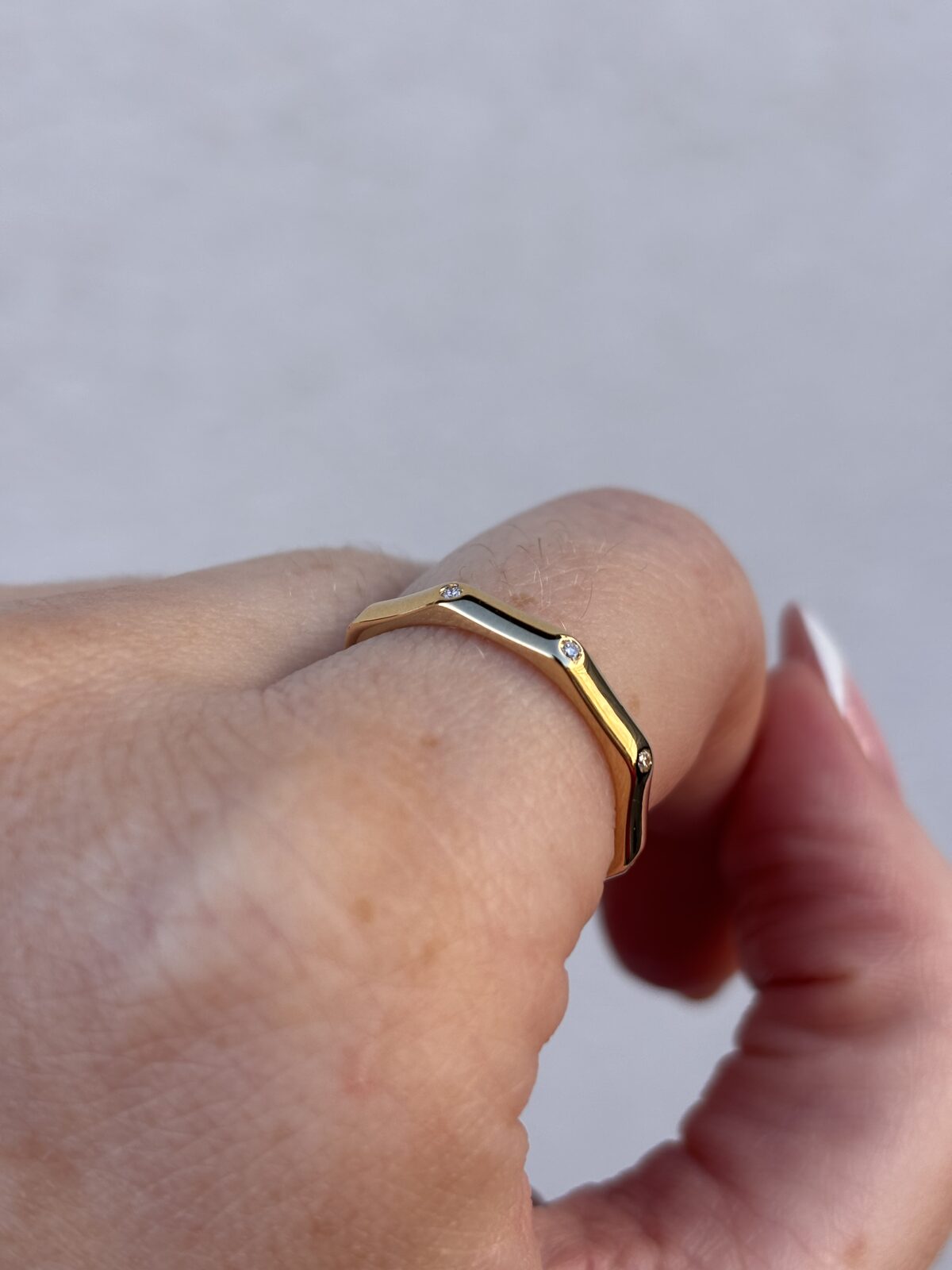 18ct Yellow Gold Scattered Diamond Geometric Band view 3
