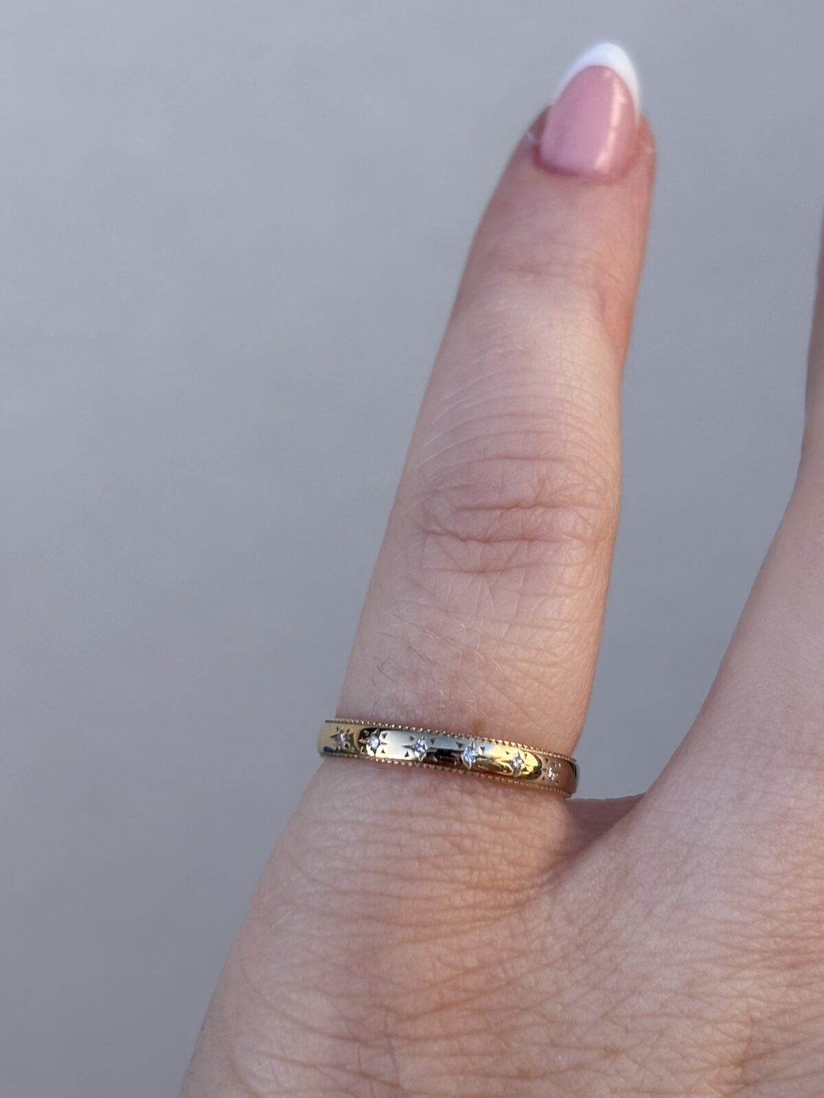 9ct Yellow Gold Star-set Diamond Band