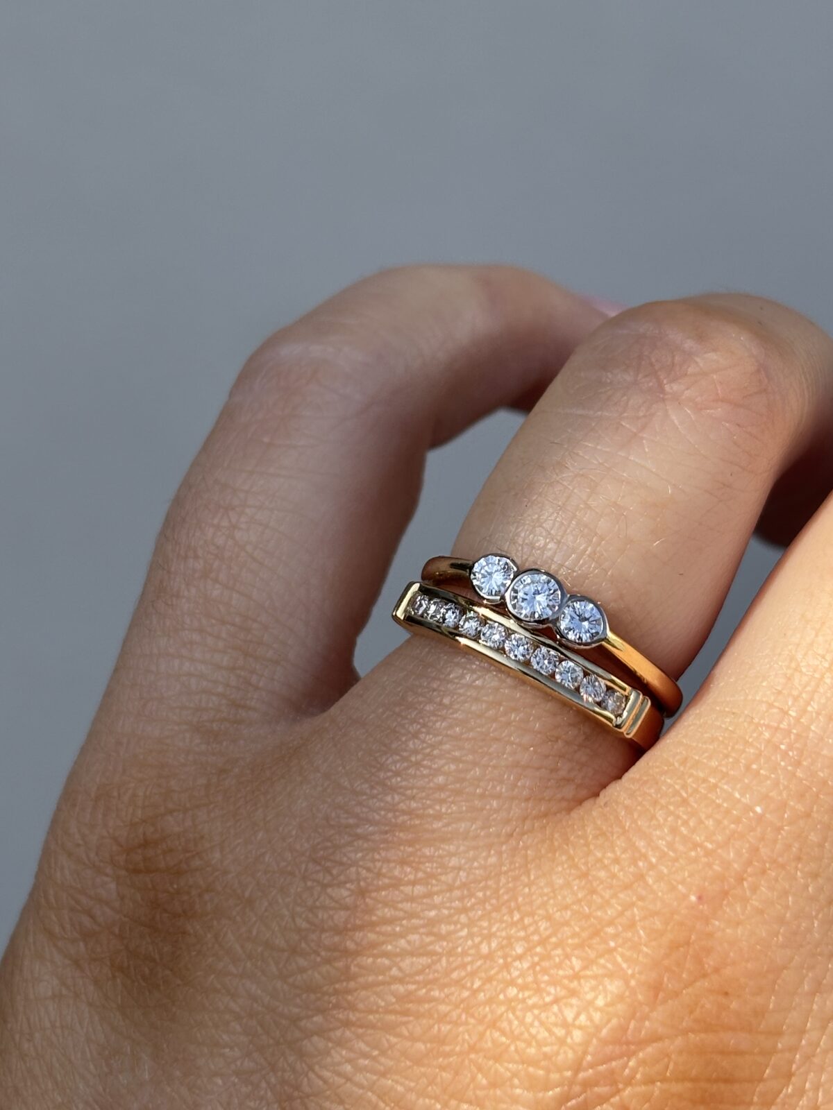 18ct Yellow Gold Bezel-set Diamond Trilogy view 3