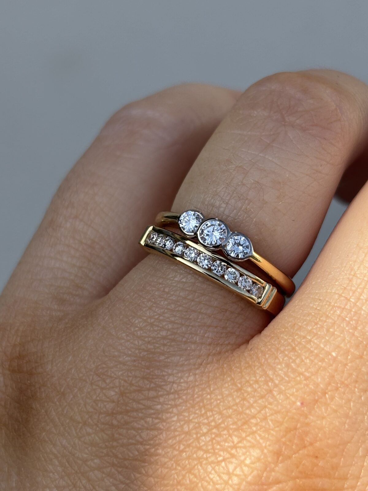 18ct Yellow Gold Bezel-set Diamond Trilogy