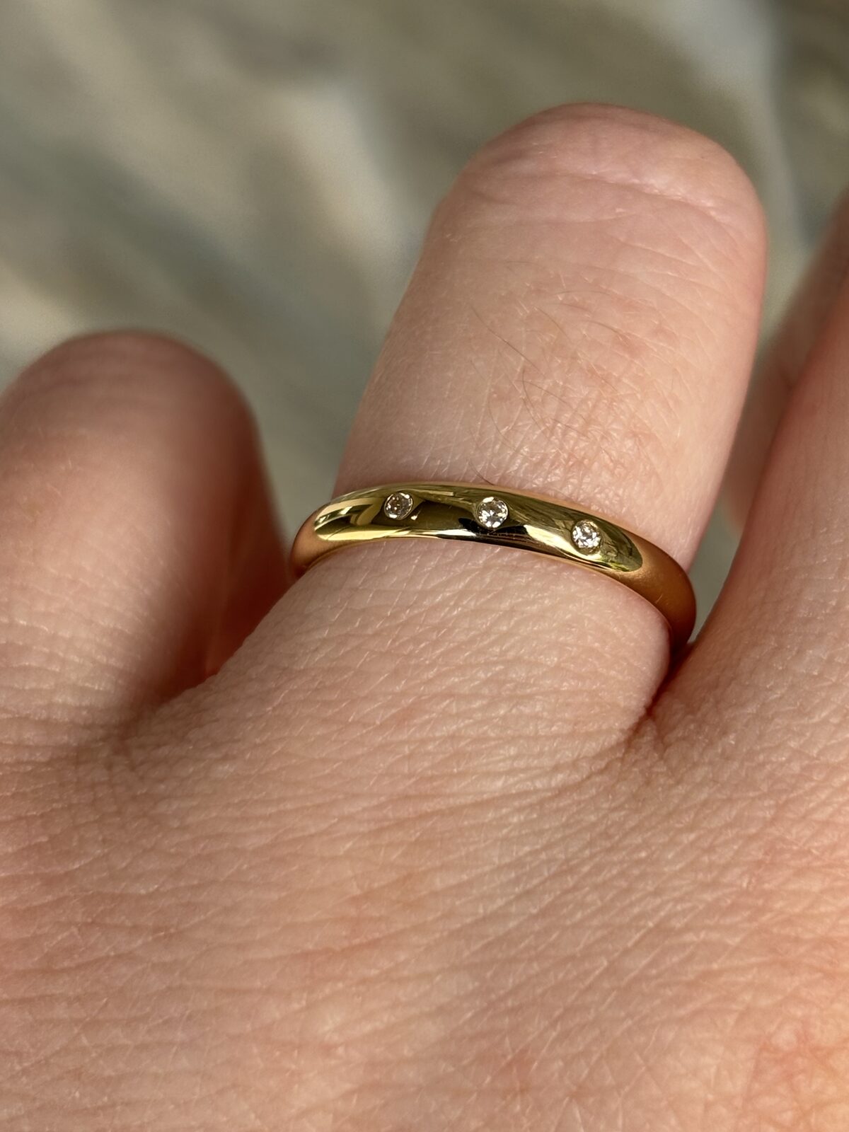 18ct Yellow Gold Flush-set Diamond Band
