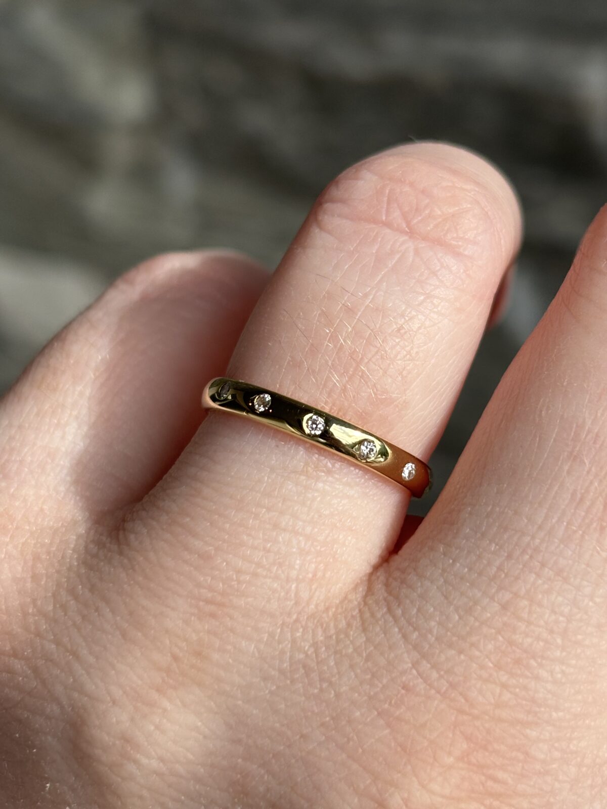 18ct Yellow Gold Flush-set Diamond Band