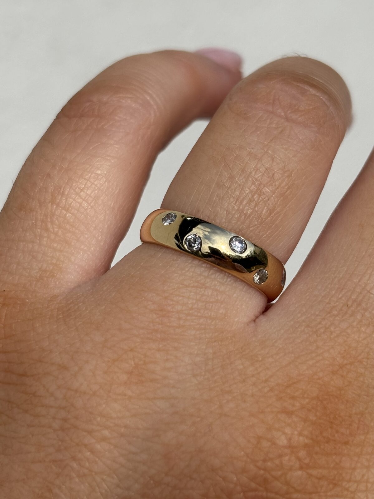 9ct Yellow Gold Diamond Etoile Band view 3