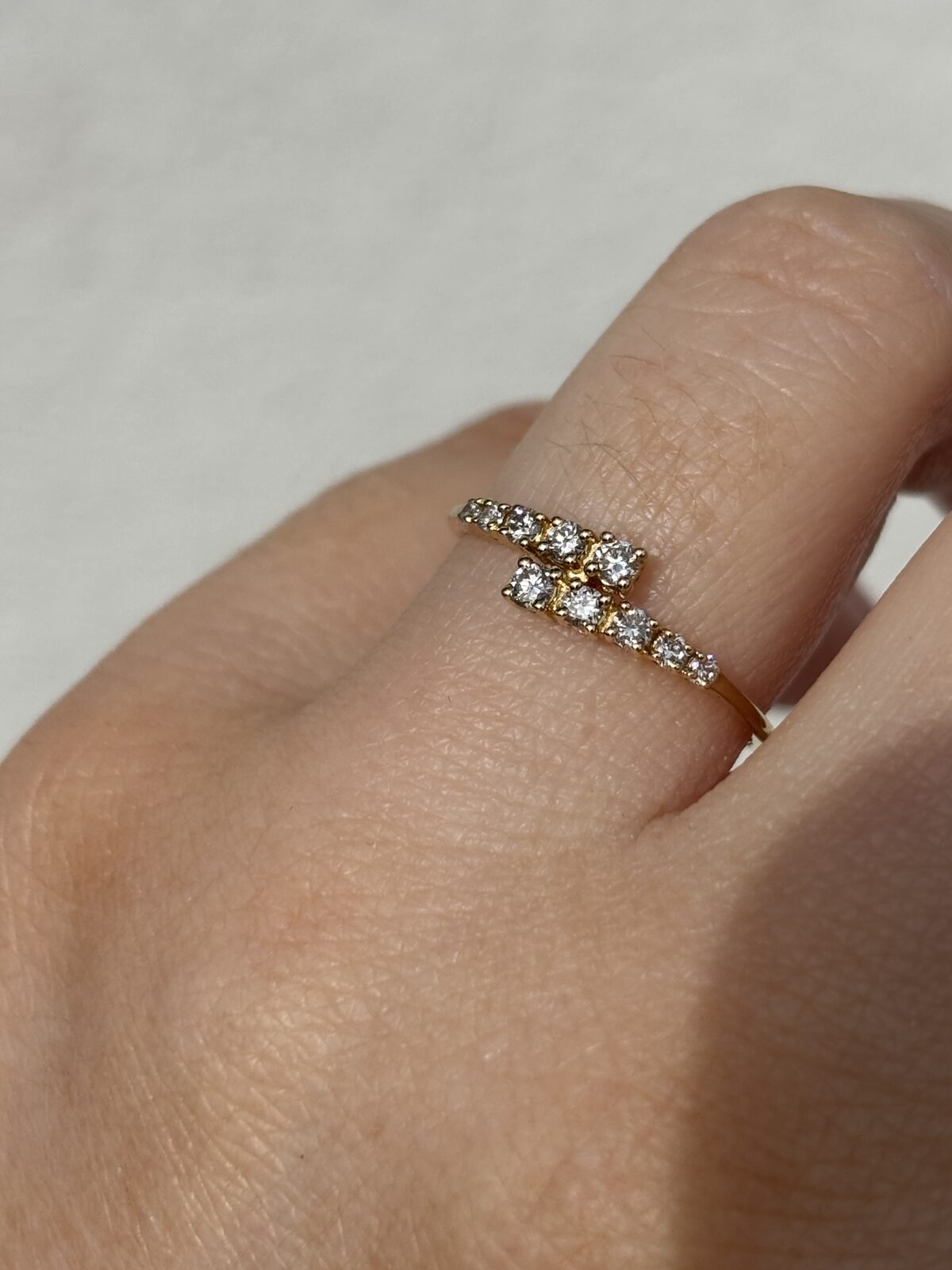 18ct Yellow Gold Diamond Crossover Band