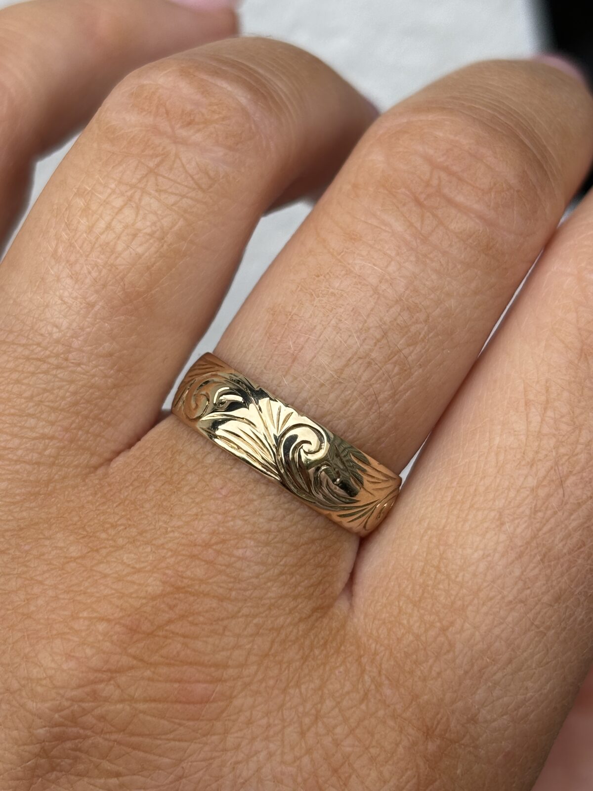 9ct Yellow Gold Hand-engraved Cigar Band