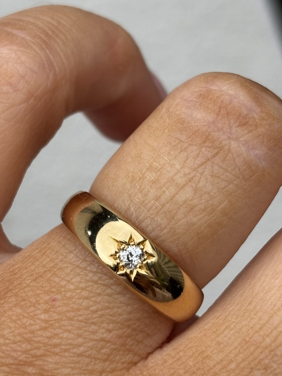 18ct Yellow Gold Diamond Gypsy Ring view 4
