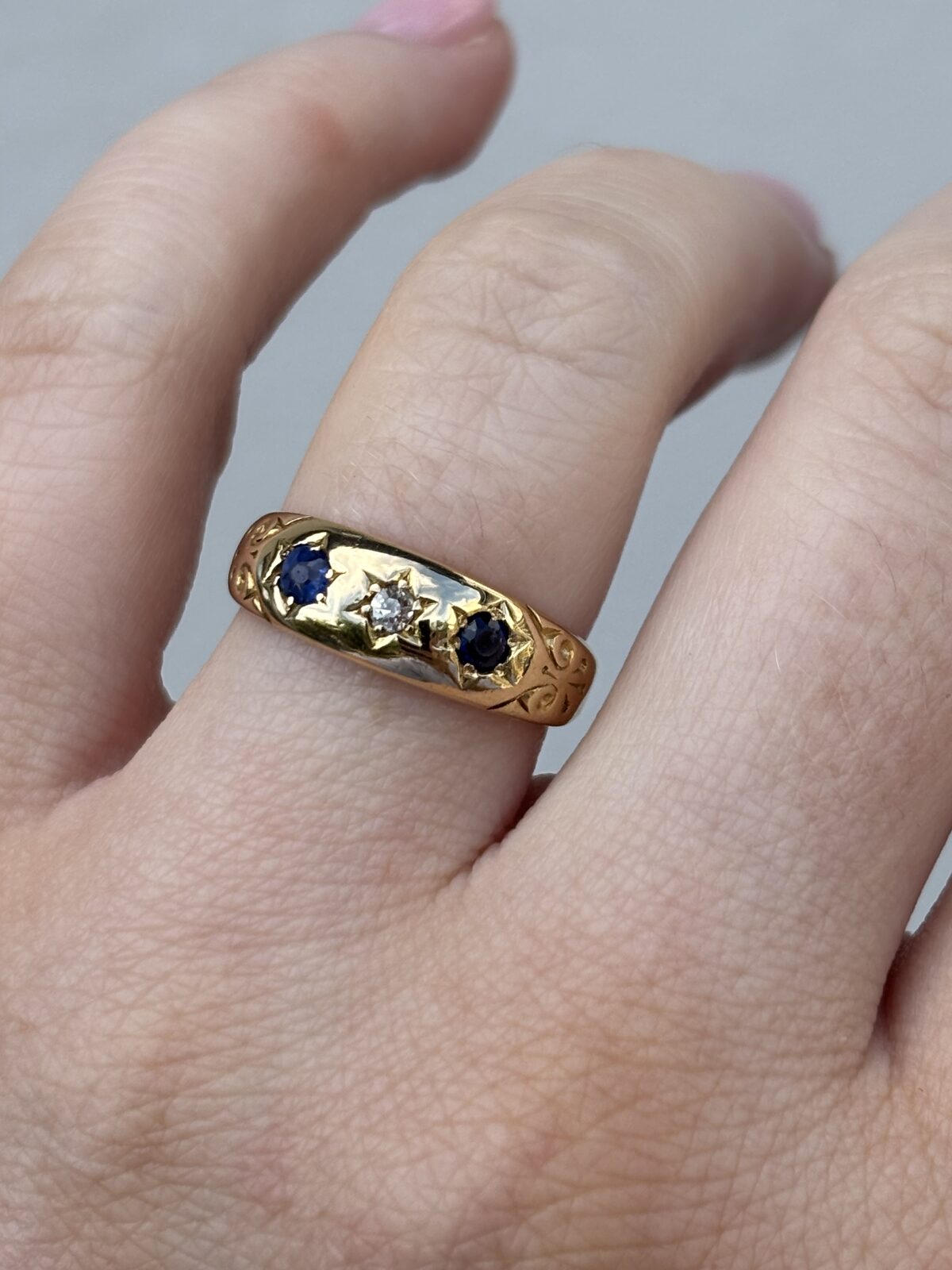 18ct Yellow Gold Antique Sapphire and Diamond Gypsy Ring