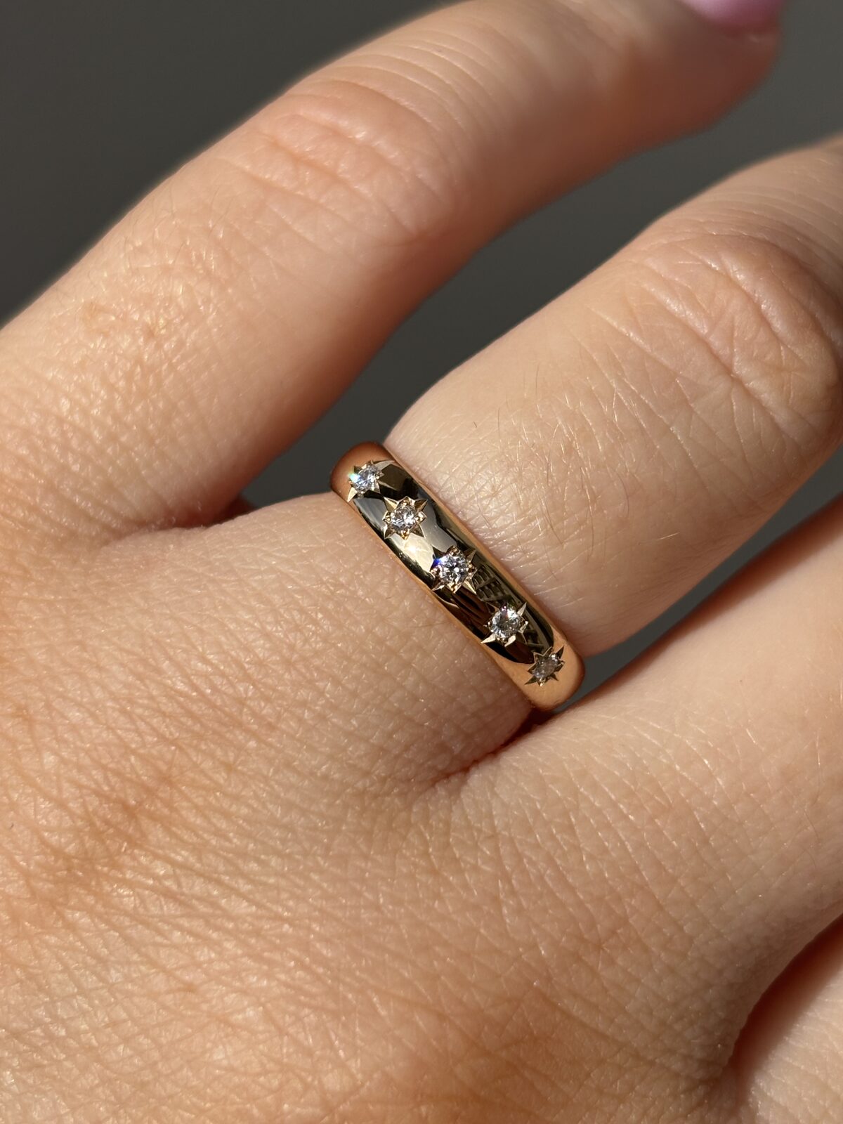18ct Yellow Gold Antique Gold Diamond Band